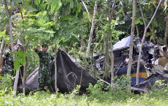 В Індонезії під час авіашоу розбився літак, 2 пілоти загинули