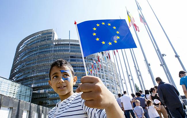 Европарламент может перерасходовать бюджет на миллионы евро из-за услуг перевода