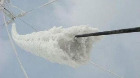 Негода в Україні: знеструмленими залишаються 390 населених пунктів