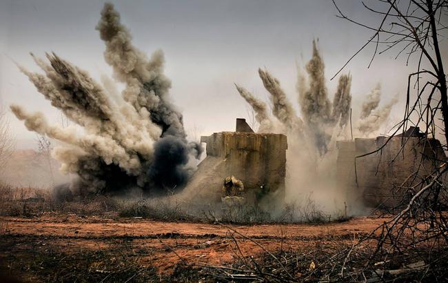 На Донбасі бойовики здійснюють підриви в районі Докучаєвська, - штаб