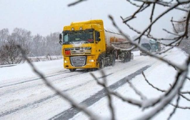 Непогода в Украине: в Одесской области ограничено движение грузового транспорта