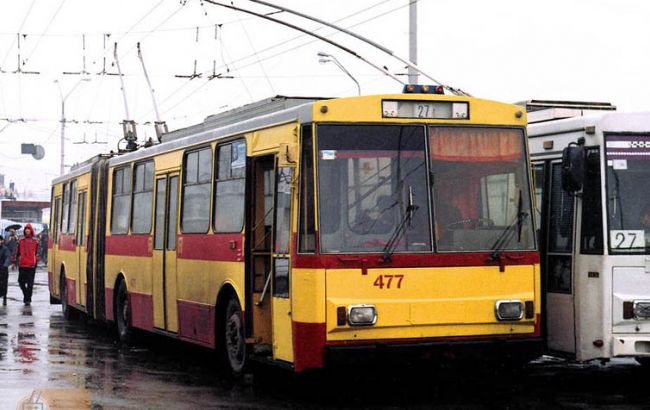 У Києві тролейбус наїхав на пішохода