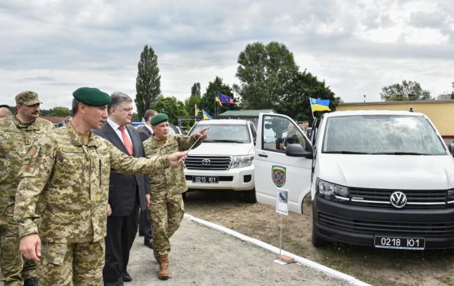 Порошенко обіцяє прикордонникам зарплату не менше 7000 грн із травня