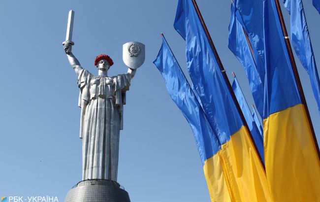 У Києві змінять монумент "Батьківщина-мати": як він буде виглядати