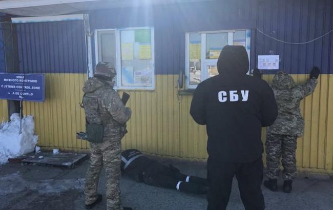 В Одеській області СБУ затримала на хабарі посадовців митниці та Держприкордонслужби