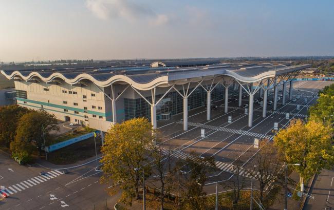 Аэропорт в Одессе возобновил работу после информации о "минировании"