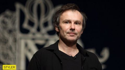 Нардеп Вакарчук выступил на корпоративе за бешеные деньги (видео)