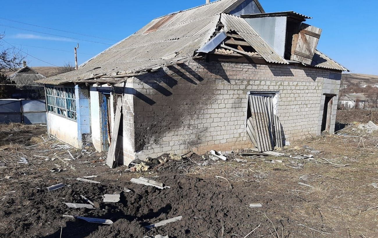 Четыре дня обстрелов на Донбассе: боевики повредили 104 дома, ранены гражданские