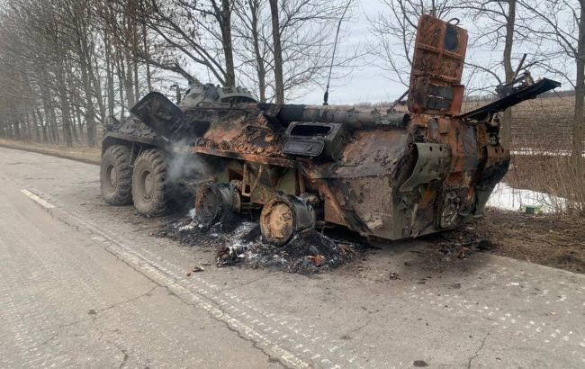 "Добро пожаловать в ад": в Тростянце уничтожили российскую военную технику (фото)