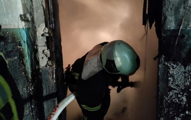 Под обстрелами в Запорожской области погиб пожарный. Пять спасателей получили травмы