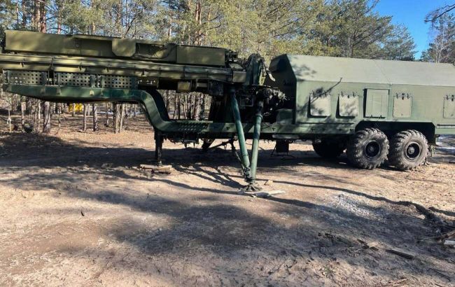 Українські захисники відібрали в росіян радіолокаційну станцію та вузол зв'язку (фото)