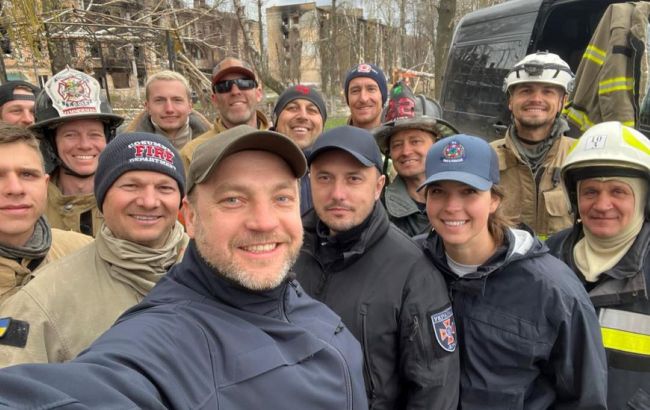 Спасатели-иностранцы присоединились к ГСЧС в ликвидации последствий оккупации Киевской области