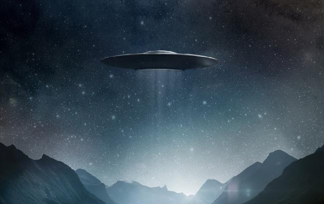 Уфологи показали, как НЛО заряжается от Солнца