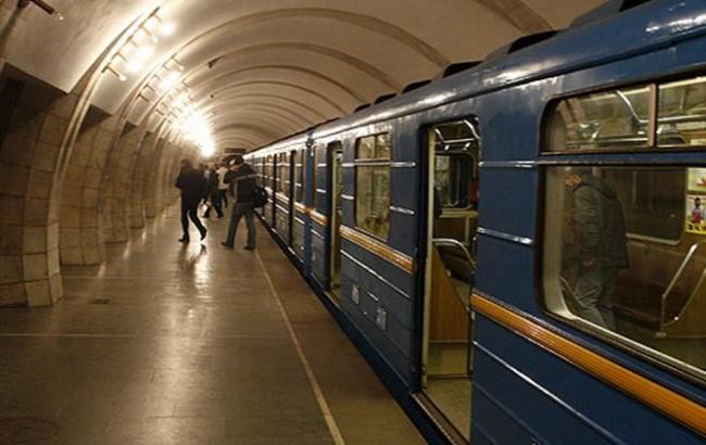 Сегодня киевское метро будет работать на час дольше из-за футбола