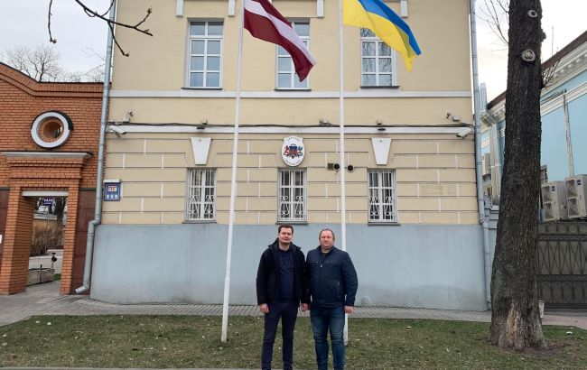 Латвия возобновила работу посольства в Киеве