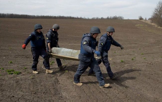 "Разминируют" за деньги. ГСЧС предостерегла от псевдопиротехников в Киевской области