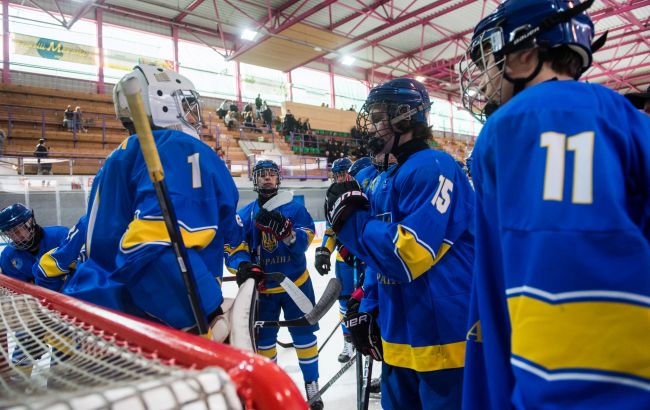 Юнацька збірна України з хокею поїде в турне Канадою з благородною метою