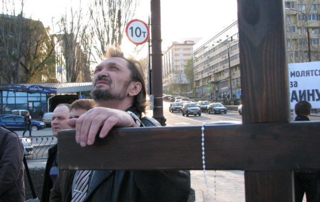 "Під дулами автоматів молився за Україну": в мережі сумують за померлим пастором з Донецька