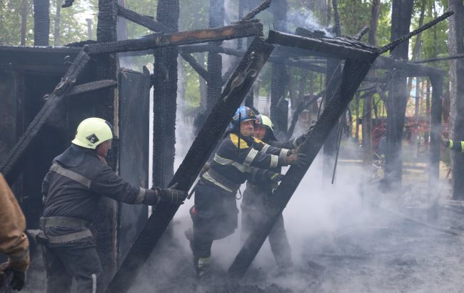 В центре Харькова из-за вражеских обстрелов возникли несколько пожаров
