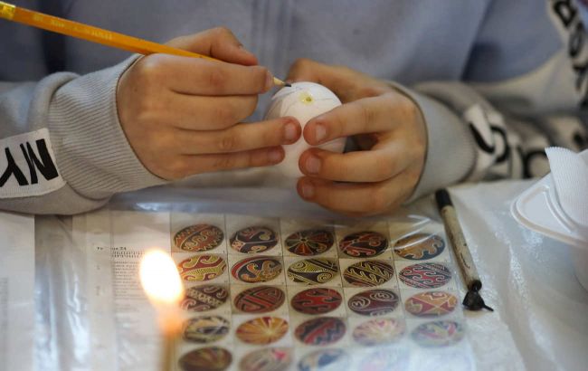 Діти після окупації та бомбардувань створили писанки до Великодня: подивіться на ці фото