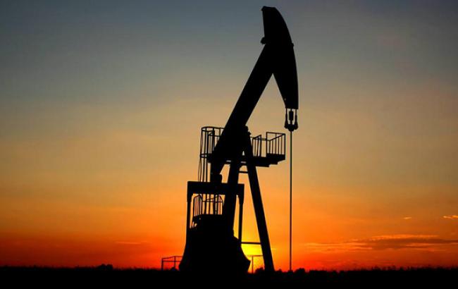 Цены на нефть Brent снизились до 57,18 долл./баррель, на WTI до – 53,55 долл./баррель