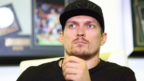 Саня, біжи: найсильніший чоловік планети замахнувся на Усика