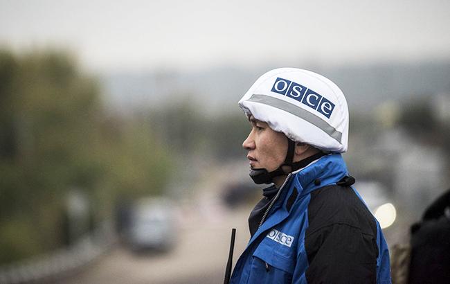 Спостерігачі ОБСЄ зафіксували бронетехніку бойовиків на летовищі у Луганську