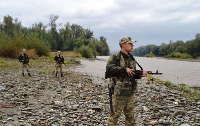 На Закарпатье трое мужчин хотели незаконно пересечь границу: один из них погиб, другой исчез
