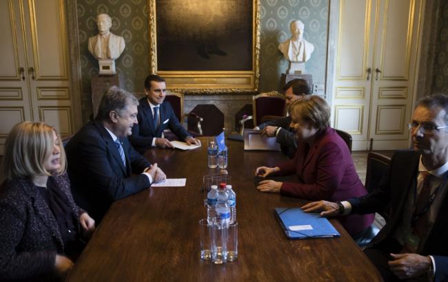 Порошенко в Брюсселе встретился с Меркель