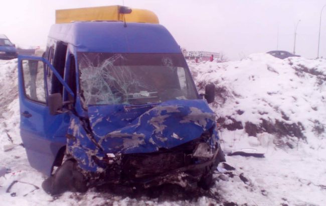 Под Киевом произошло ДТП с автобусом, 2 погибших, 9 детей госпитализированы