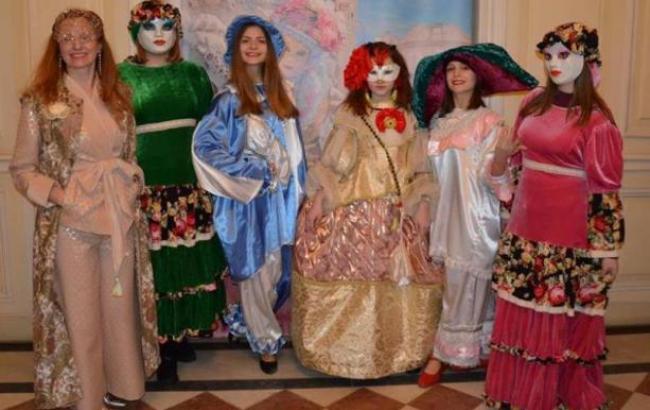 "Клоуны из цирка сбежали": в сети высмеяли открытие львовской выставки "Венеция"
