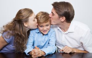 Мати чи батько? Вчені сказали, від кого діти успадковують схильність до хвороб