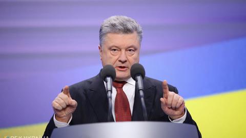 Порошенко: до конца недели еще двух заложников вернут в Украину