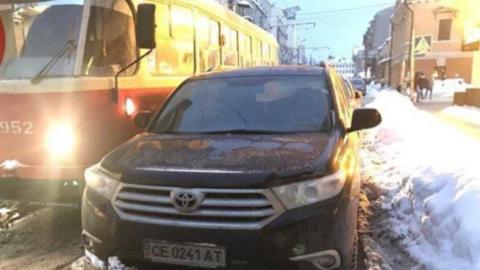 "Він більше не буде, напевно": у Києві люди покарали "героя паркування" на Подолі