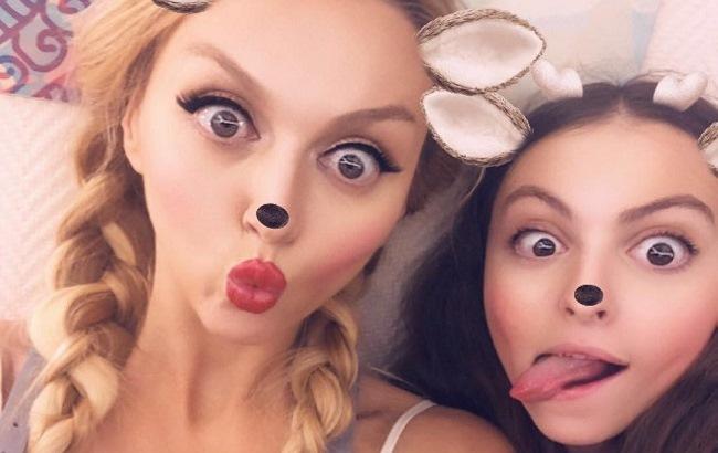 "Две глазастые красотки": Оля Полякова с подросшей дочкой восхитили соцсети