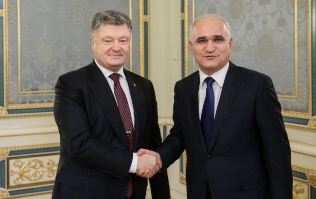 Порошенко обговорив з міністром економіки Азербайджану співробітництво в судно- та авіабудуванні