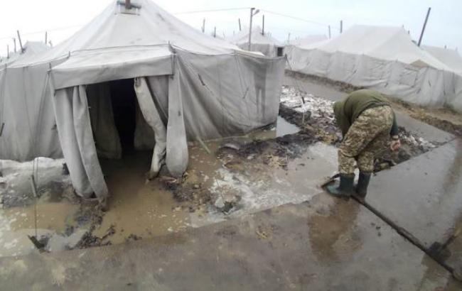 "Пекло на землі": в мережі показали, як виживають українські військові на полігонах (фото)