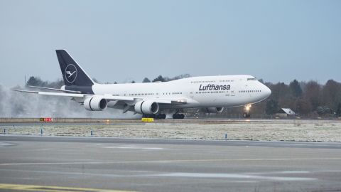 Lufthansa отменяет ряд рейсов на праздники: названа причина