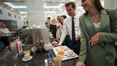 Їдальня в Раді: що та в яку ціну для народних обранців у парламентському "общепиті"