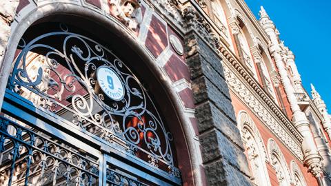 НБУ на 18 вересня послабив курс гривні до 26,22 грн/долар