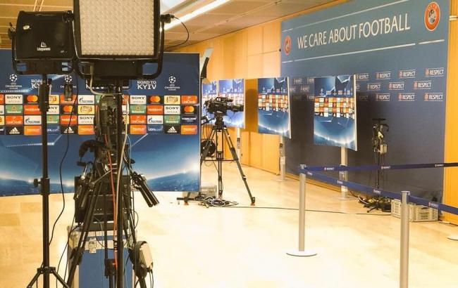 УЕФА рассмотрит дело о появлении флага "ДНР" на матче "Рома" - "Шахтер"