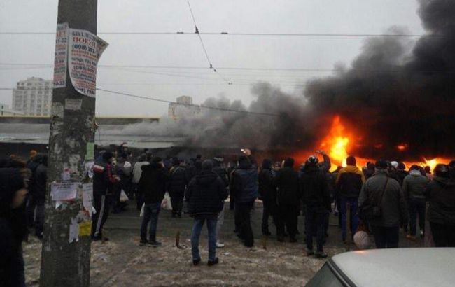 В Одессе горел рынок "Привоз", огнем повреждены 10 павильонов