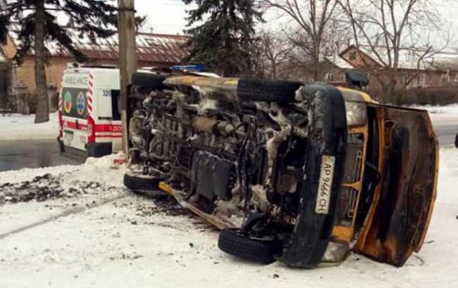 У Запоріжжі перекинулася маршрутка, яка їхала зі швидкістю 100 км/год