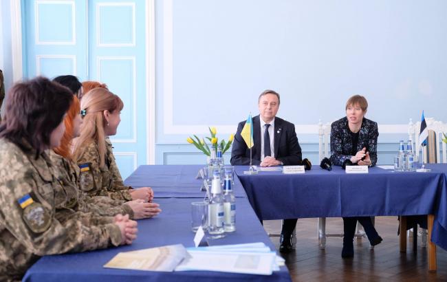 Президент Эстонии встретилась с украинскими военными медиками