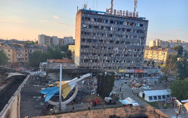 Ракетный террор, Ахметов без медиа, новые правила для поляков и иностранцев: главное за неделю