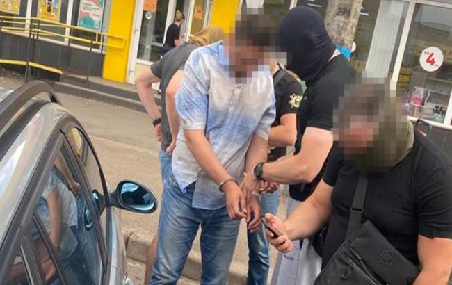 Коригував удари по аеропорту Кривого Рогу. СБУ затримала місцевого чиновника