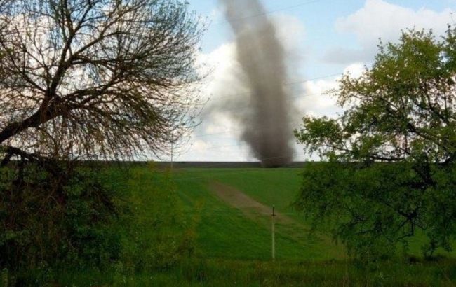 Смерч в Тернополі: відео