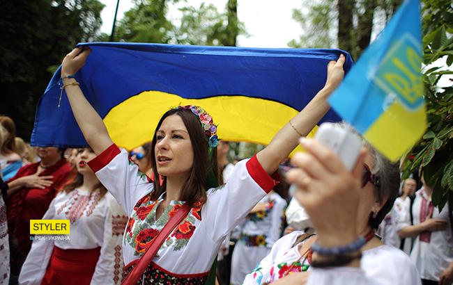 "Вышиванку надевай - бесплатно проезжай": 17 мая в киевском метро пройдет праздничная акция