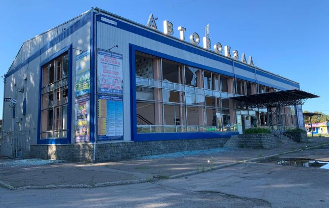 Россияне нанесли удары по Славянску: пострадал автовокзал (фото)