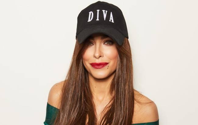 "Пора одягатися": Ані Лорак розкритикували за відверте вбрання (фото)